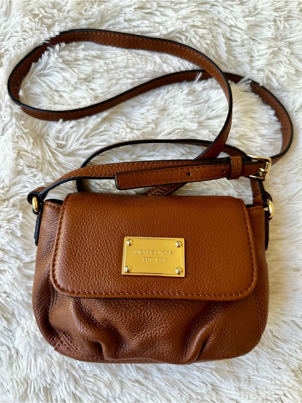 MICHAEL KORS Jet Set Small Pebbled Leather Crossbody Bag Cognac Brown